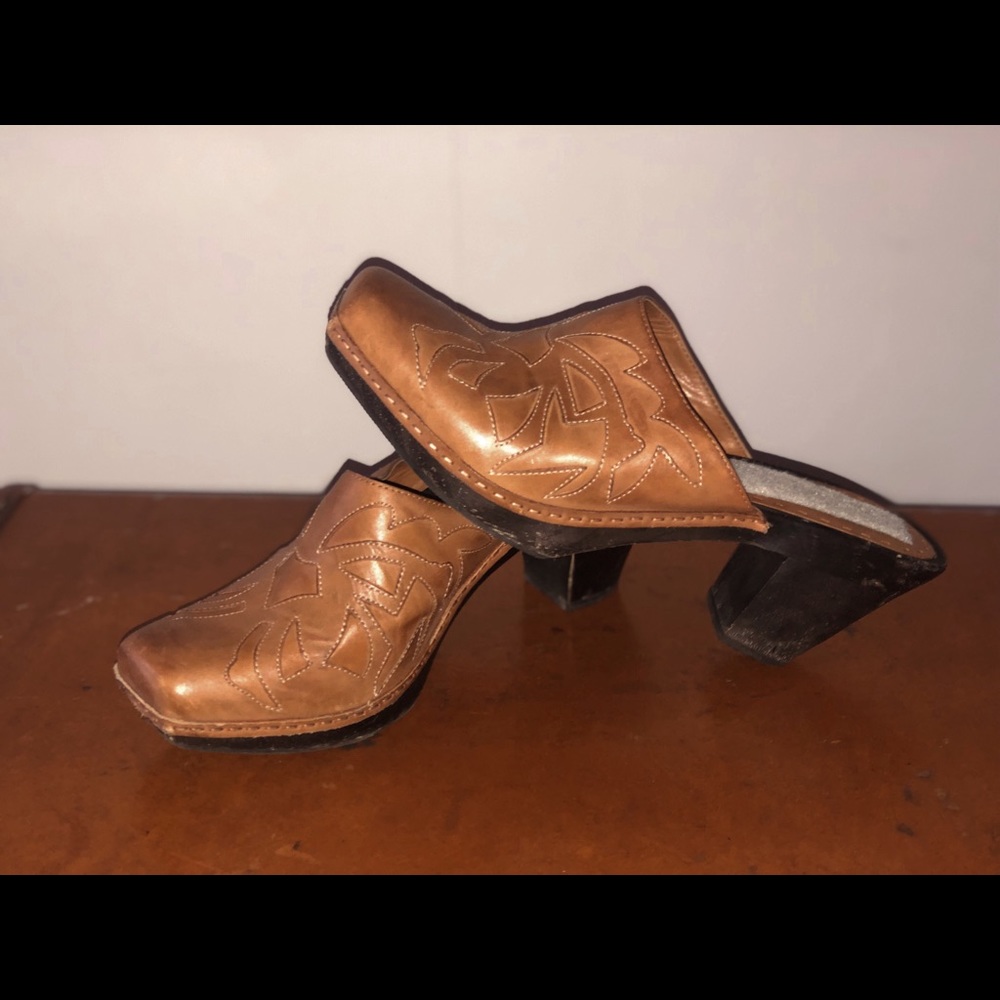 Vintage Tooled Leather Clog
